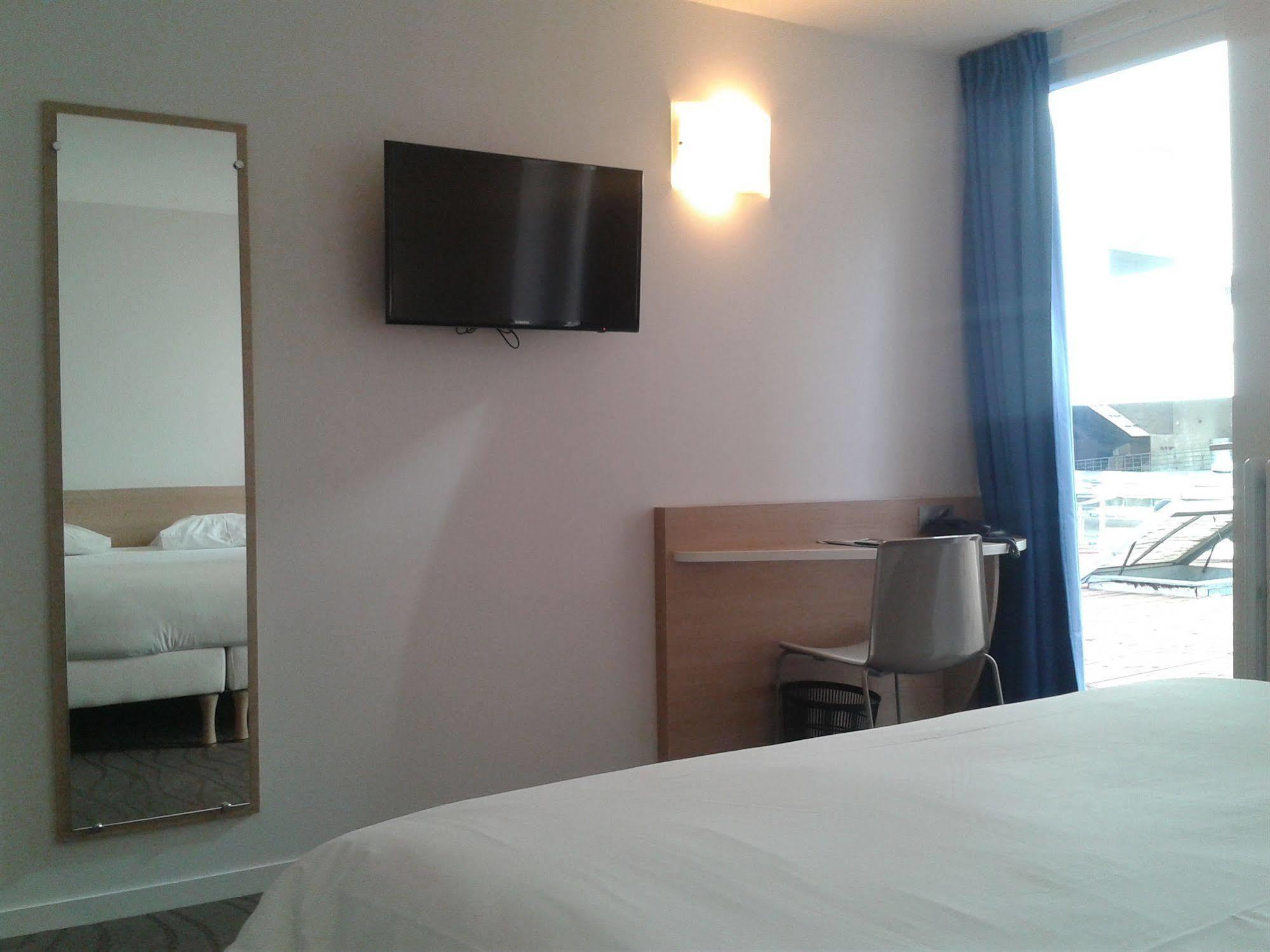 Brit Hotel Macon Centre Gare Exterior foto