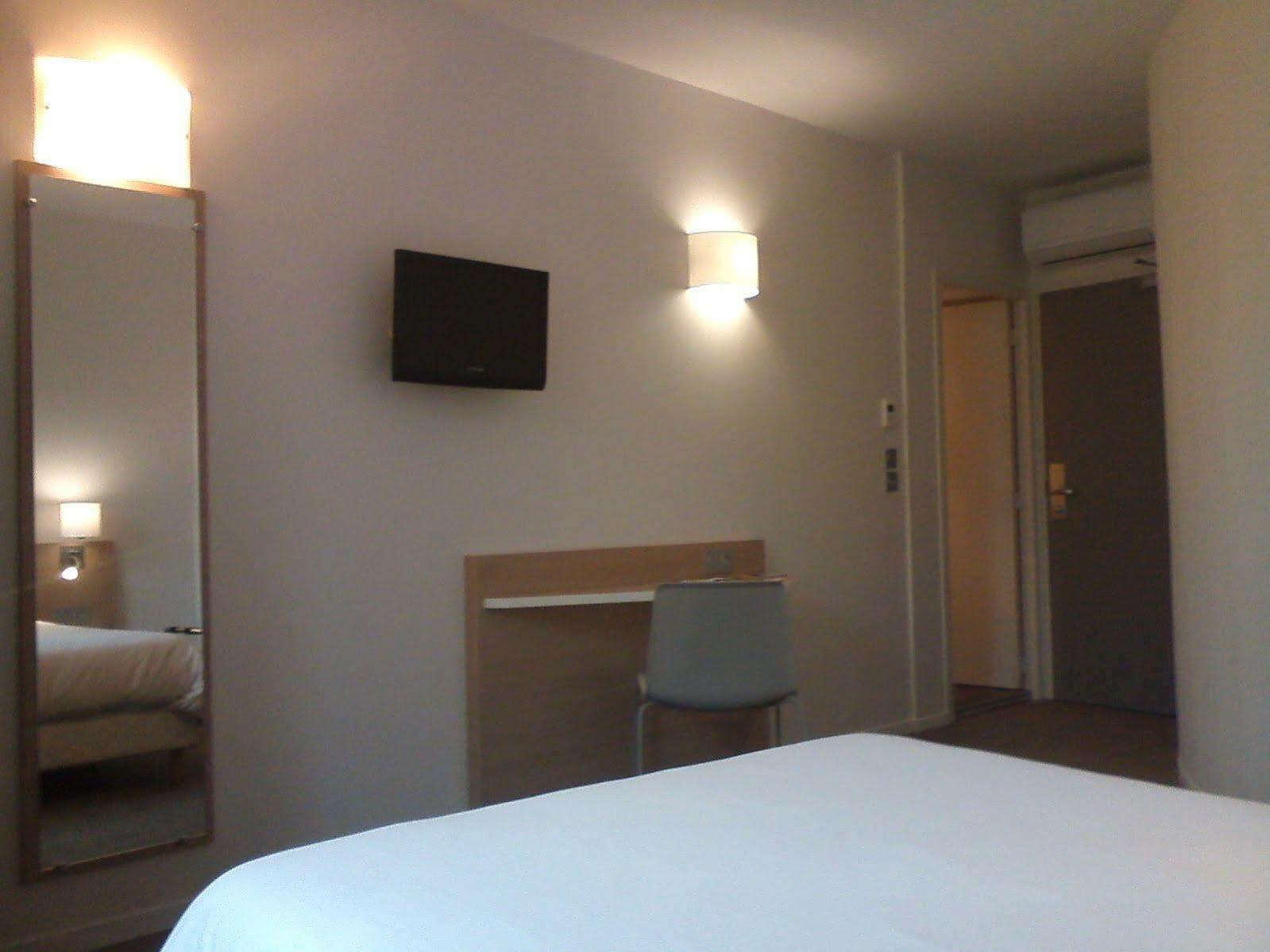 Brit Hotel Macon Centre Gare Exterior foto
